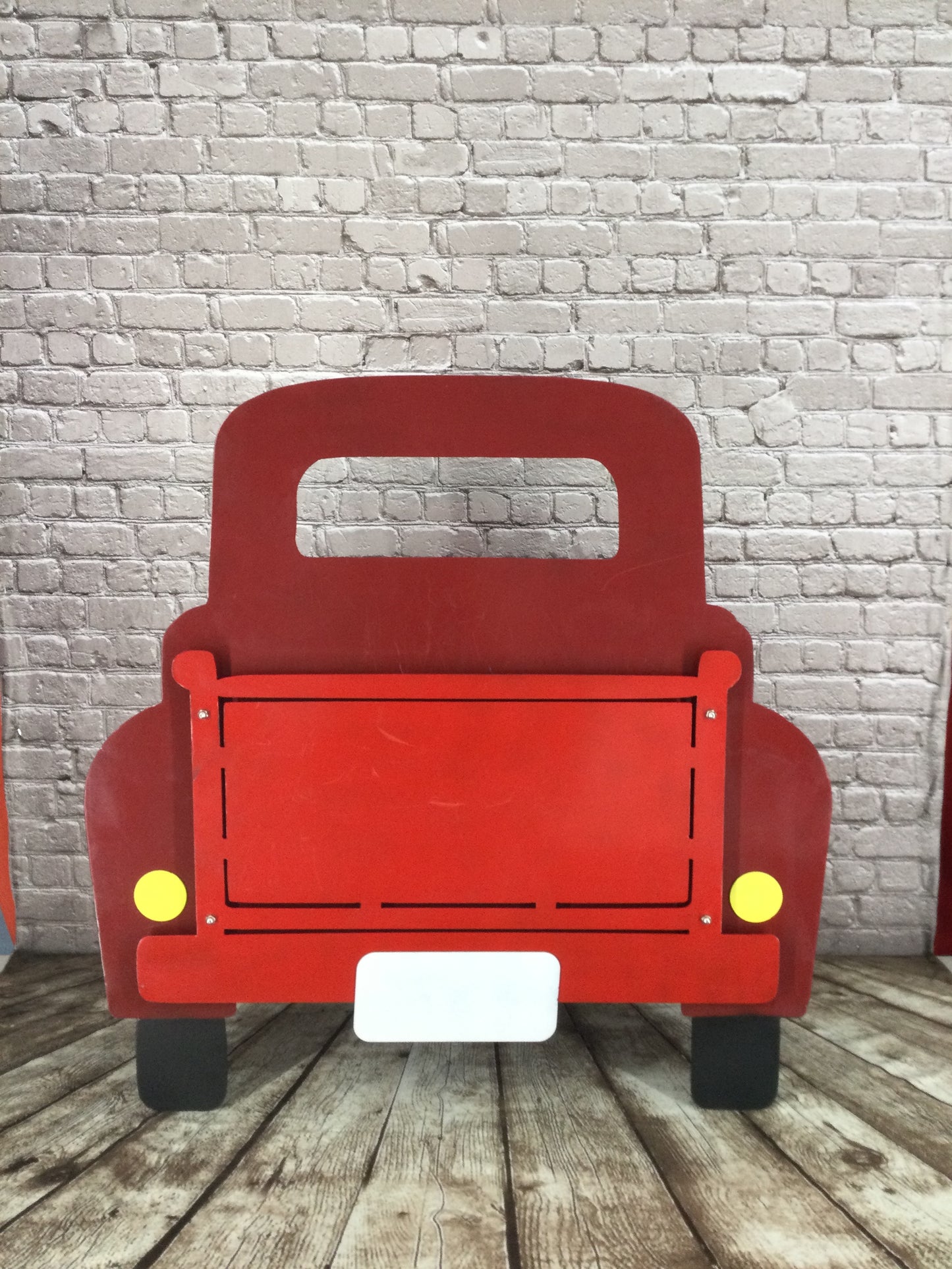 Vintage Truck (24") with magnetic add-ons